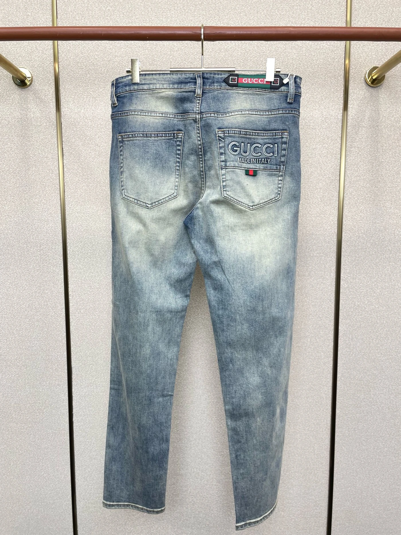 LM-APP-2899